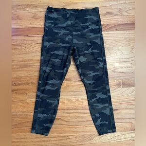 Athleta Ultimate 7/8 Tight sz PM